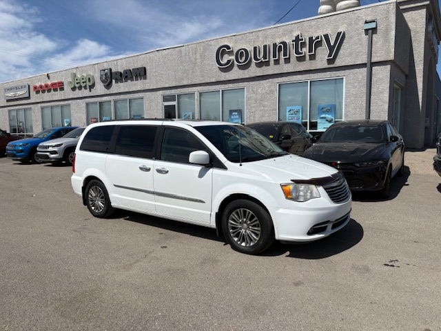 2014 Chrysler Town & Country Touring-L FWD