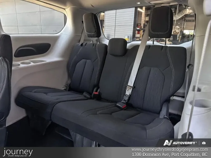 2023 CHRYSLER Grand Caravan angle 7