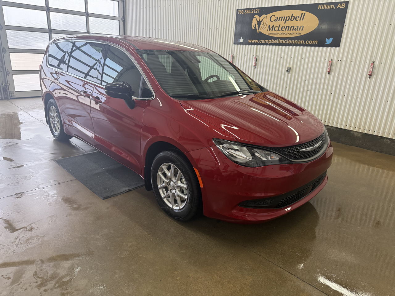【総額12万円】TREKMarlin7,Viper Red All Chrysler Pacifica hybrids for sale near Killam