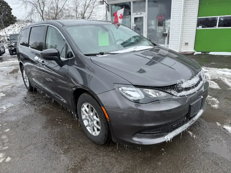 2022 Chrysler Grand Caravan SXT FWD