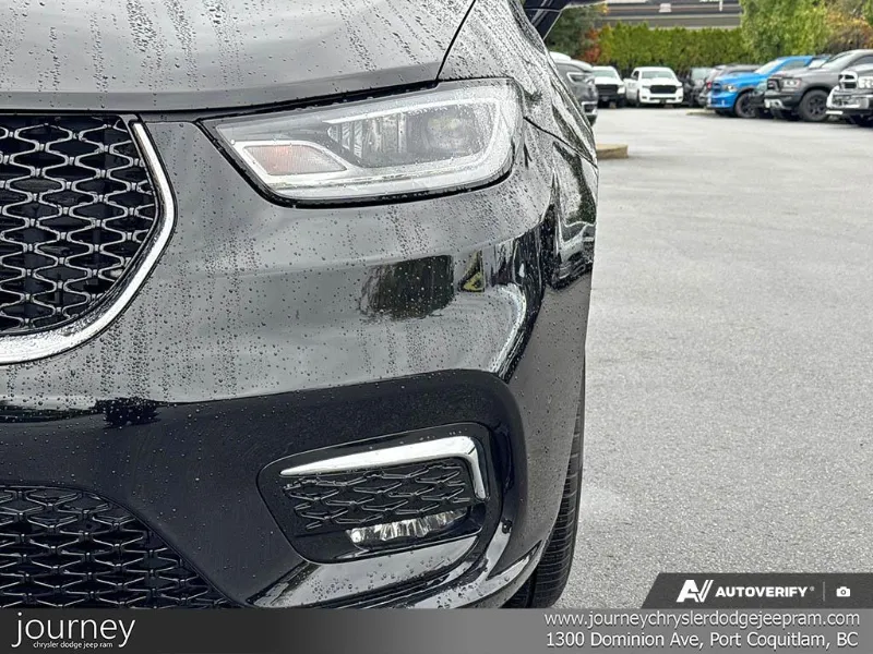2025 CHRYSLER Pacifica angle 7