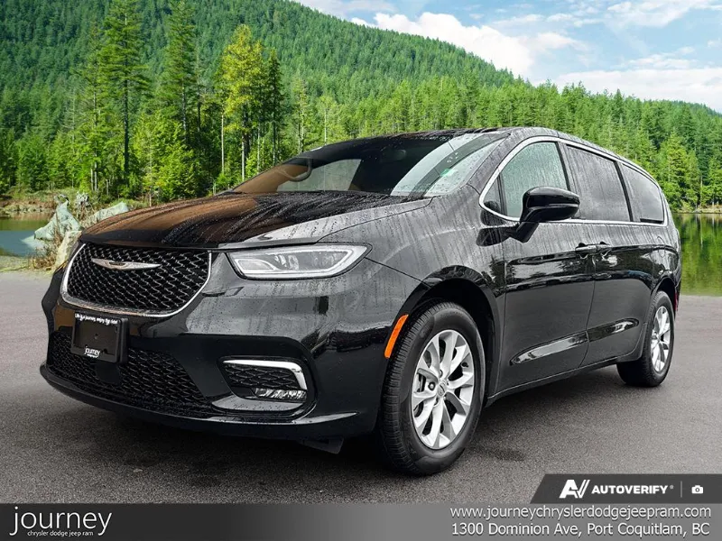 2025 CHRYSLER Pacifica — photo 1 of 10