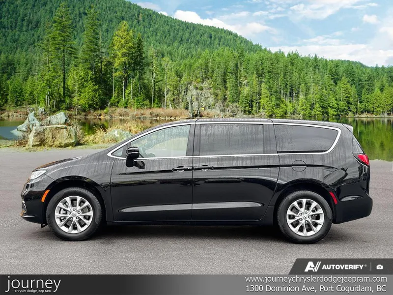 2025 CHRYSLER Pacifica angle 3