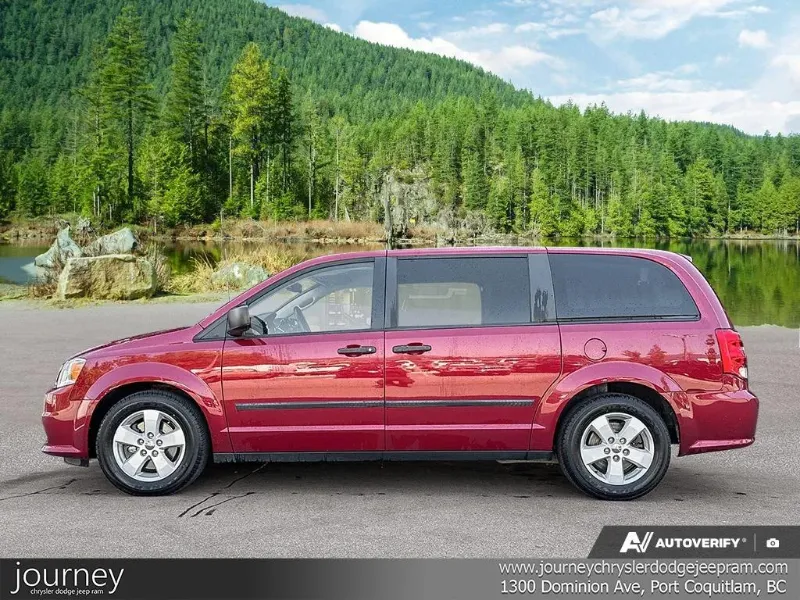 2015 DODGE Grand Caravan angle 3