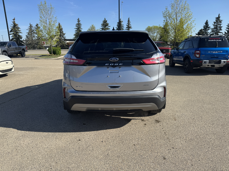 2023 Ford Edge SEL photo 3