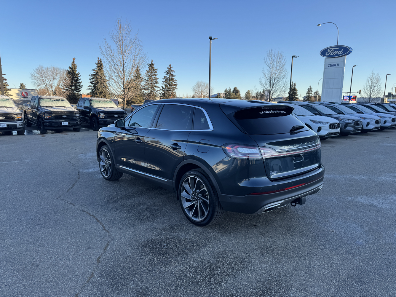 2022 Lincoln Nautilus Reserve photo 2