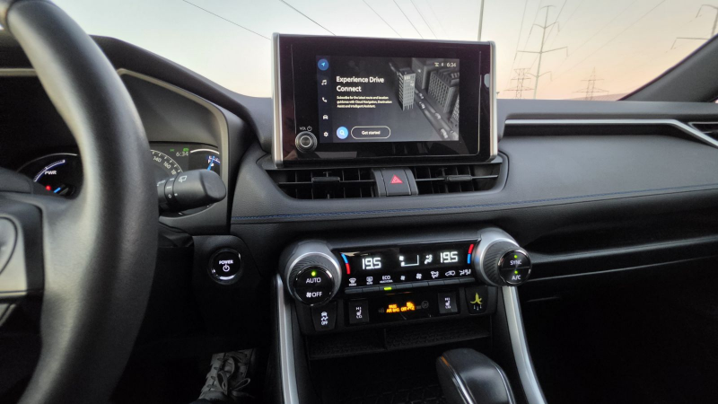 2025 Toyota RAV4 Hybrid SE  at Alfa Romeo of Winnipeg Winnipeg MB (Image 13/16)