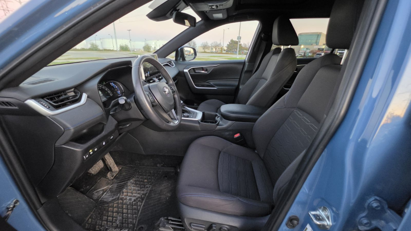 2025 Toyota RAV4 Hybrid SE  at Alfa Romeo of Winnipeg Winnipeg MB (Image 8/16)