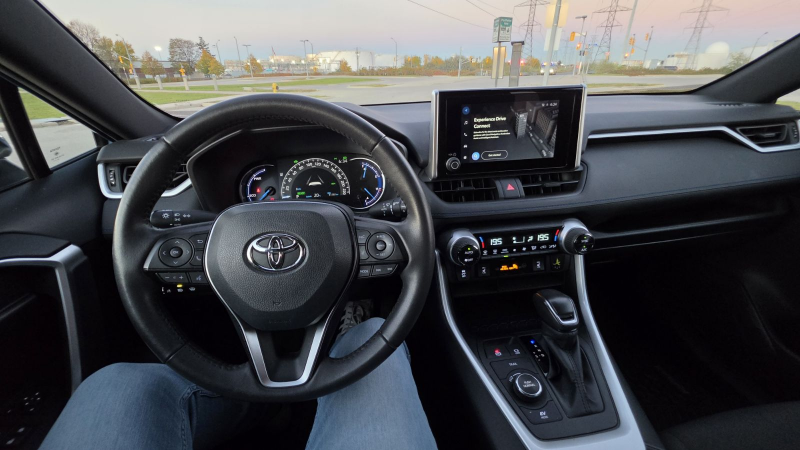 2025 Toyota RAV4 Hybrid SE  at Alfa Romeo of Winnipeg Winnipeg MB (Image 9/16)