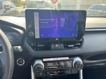 2024 Toyota RAV4 Hybrid XSE  at Alfa Romeo of Winnipeg Winnipeg MB thumbnail 8
