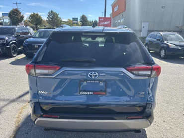 2024 Toyota RAV4 Hybrid XSE  at Alfa Romeo of Winnipeg Winnipeg MB thumbnail 5