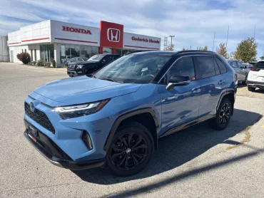 2024 Toyota RAV4 Hybrid XSE  at Alfa Romeo of Winnipeg Winnipeg MB thumbnail 1