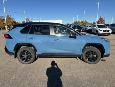 2024 Toyota RAV4 Hybrid   at Alfa Romeo of Winnipeg Winnipeg MB thumbnail 5