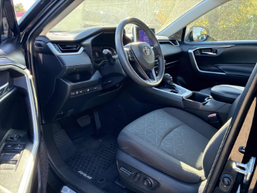 2023 Toyota RAV4 XLE  at Alfa Romeo of Winnipeg Winnipeg MB thumbnail 6