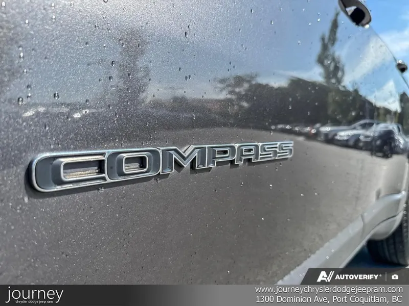 2019 JEEP Compass angle 8