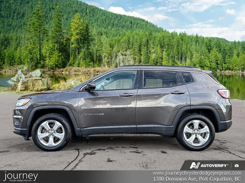 2018 Jeep Compass angle 3