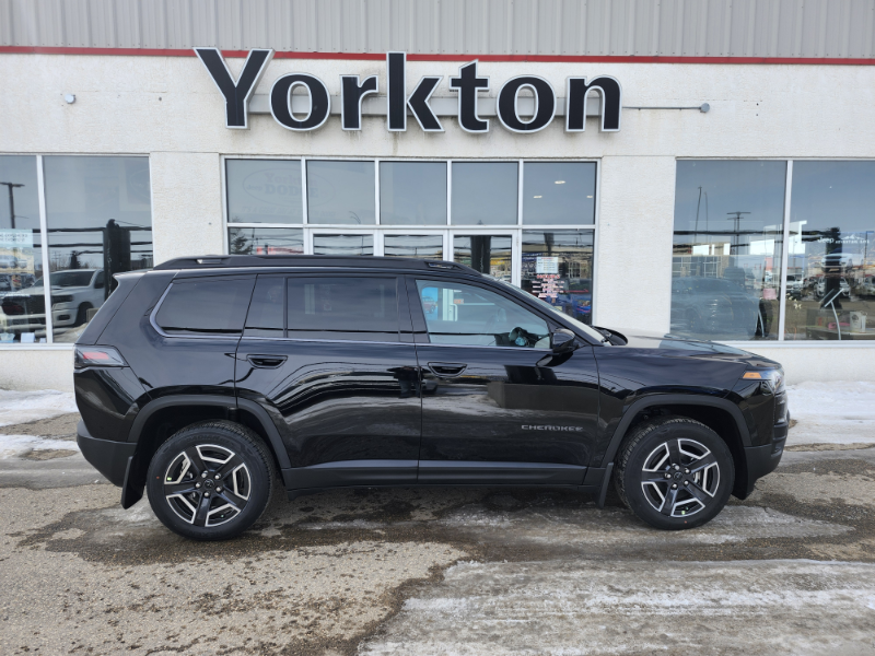 2026 Jeep Cherokee Laredo 4WD