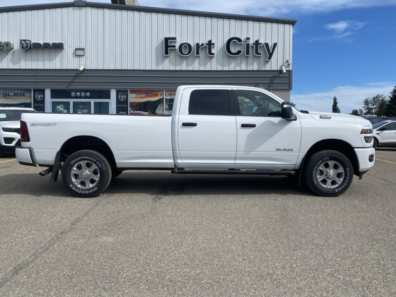2026 RAM 3500 Big Horn Crew Cab LB 4WD