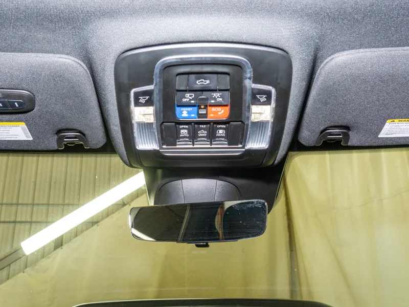 2024 RAM 3500 Limited at WOODGROVE CHRYSLER DODGE JEEP RAM Nanaimo British Columbia (Image 15/28)