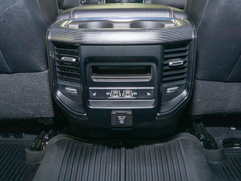 2024 RAM 3500 Limited at WOODGROVE CHRYSLER DODGE JEEP RAM Nanaimo British Columbia (Image 22/28)
