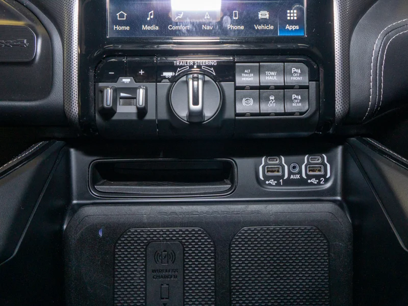 2024 RAM 3500 Limited at WOODGROVE CHRYSLER DODGE JEEP RAM Nanaimo British Columbia (Image 14/28)