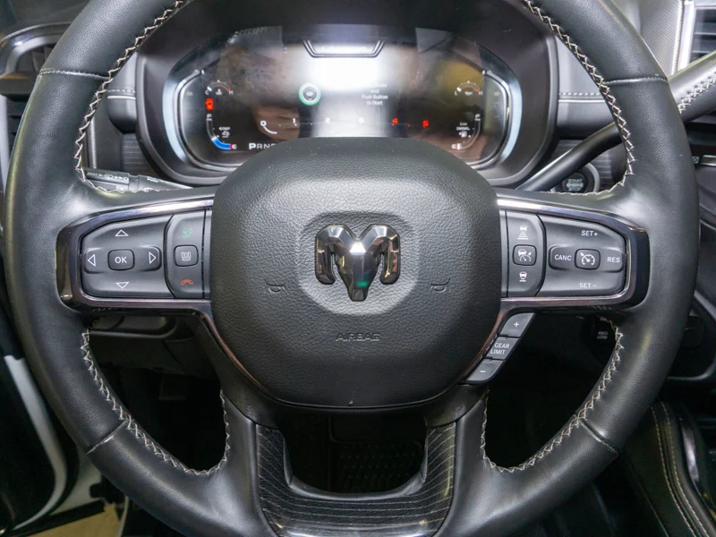 2024 RAM 3500 Limited at WOODGROVE CHRYSLER DODGE JEEP RAM Nanaimo British Columbia (Image 10/28)