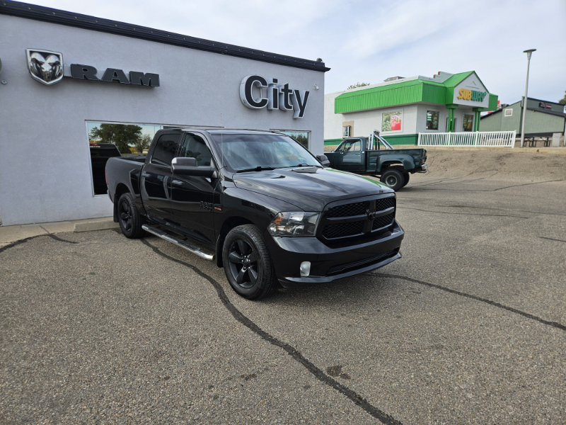  2017 RAM 1500 Express Crew Cab 4WD   