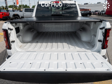 2026 RAM 1500   at North York Chrysler Thornhill Ontario thumbnail 5