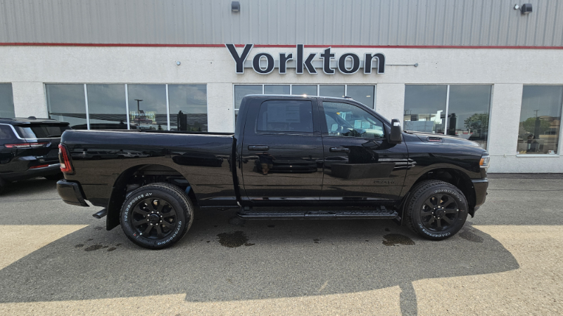 Diamond Black Crystal Pearlcoat 2024 RAM 2500 Pickup Truck Four-Wheel Drive Automatic