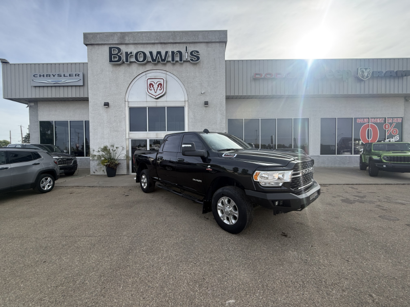Diamond Black Crystal Pearlcoat 2024 RAM 2500 Pickup Truck Four-Wheel Drive Automatic