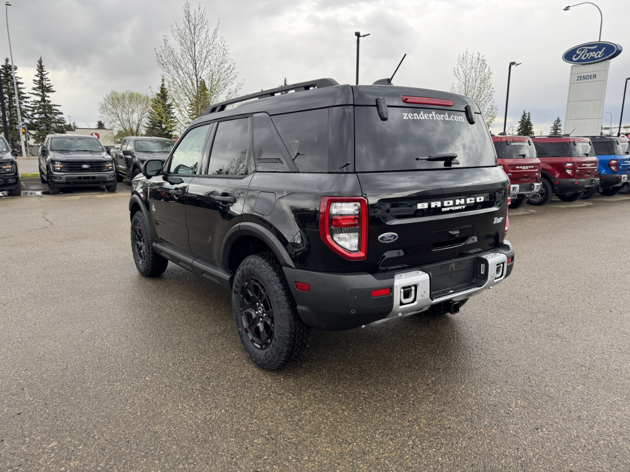 2025 Ford Bronco Sport Outer Banks photo 2