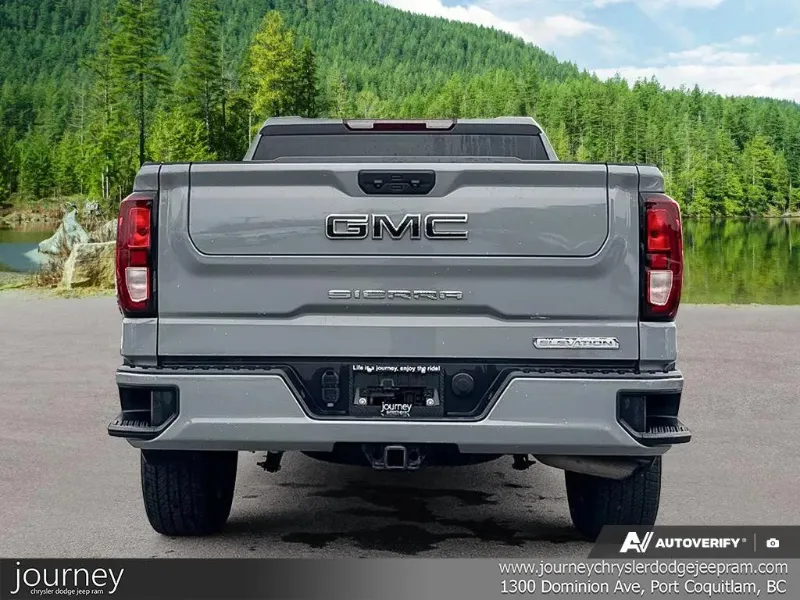 2024 GMC Sierra 1500 angle 6