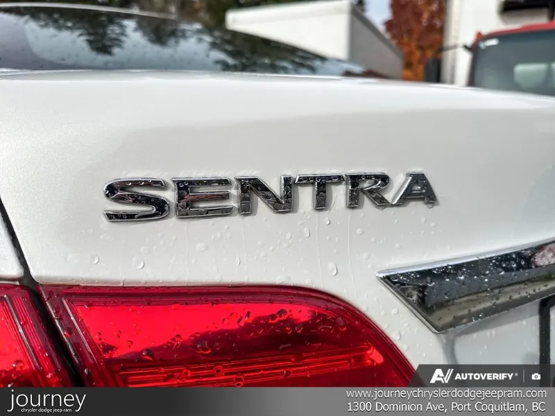 2017 NISSAN Sentra angle 8