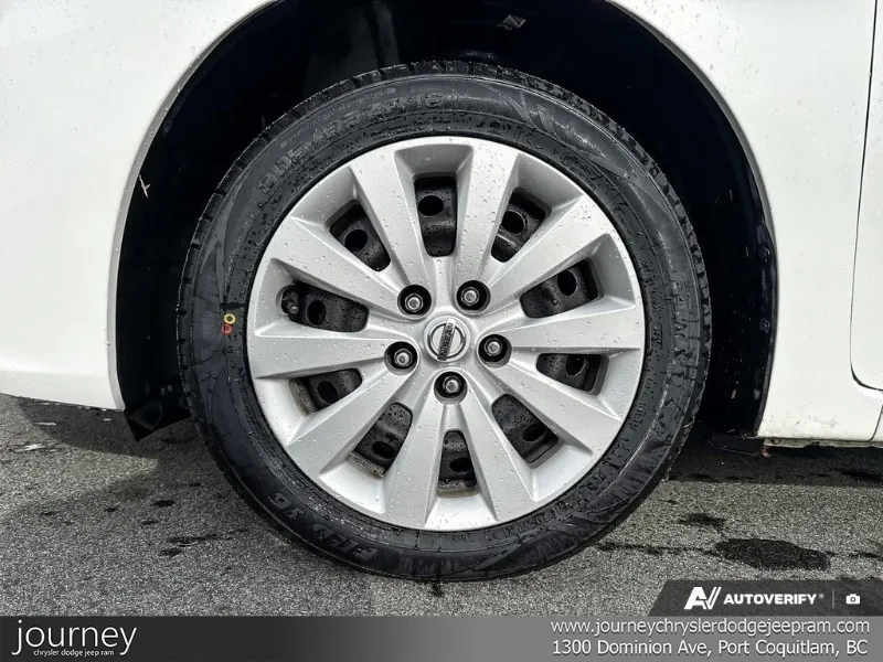 2017 NISSAN Sentra angle 6