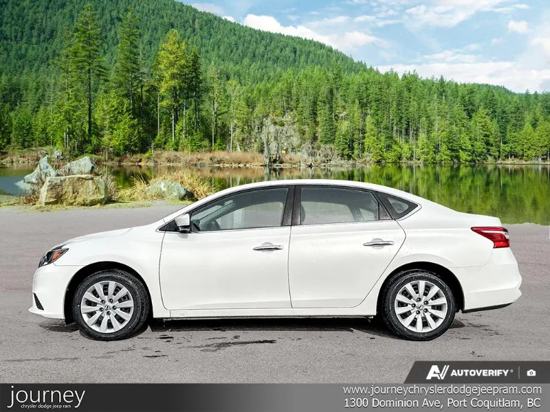 2017 NISSAN Sentra angle 3