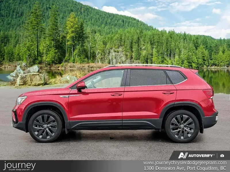 2024 Volkswagen Taos angle 3