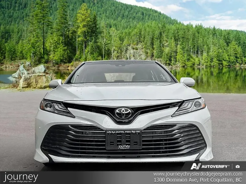 2018 TOYOTA CAMRY angle 2