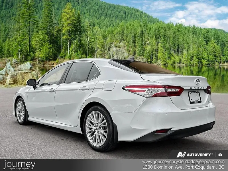 2018 TOYOTA CAMRY angle 4