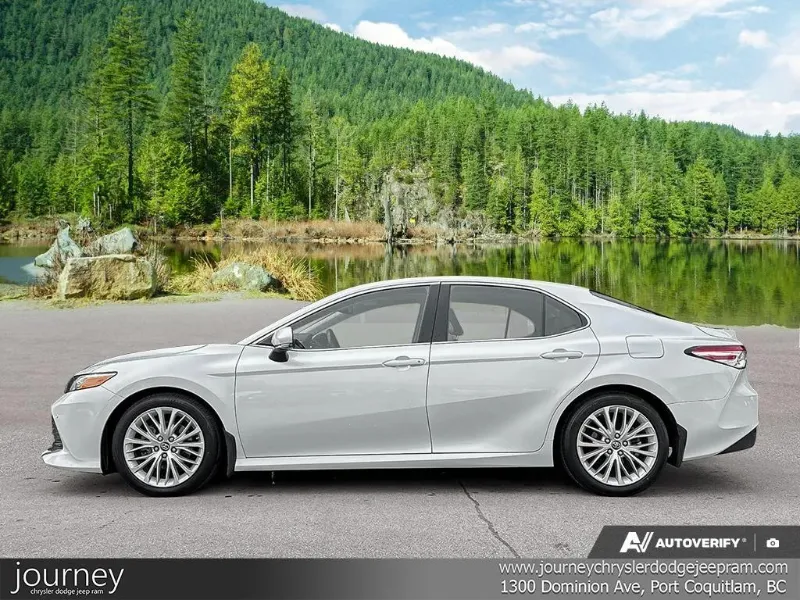 2018 TOYOTA CAMRY angle 3