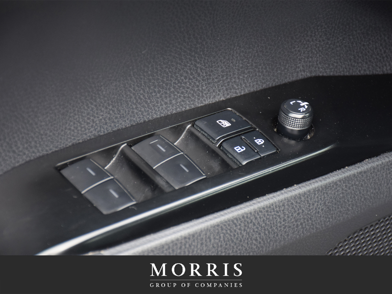 2025 Toyota Camry SE  at Alfa Romeo of Winnipeg Winnipeg Manitoba (Image 10/23)