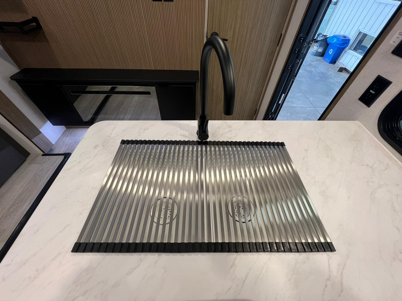 Vehicle Detail Page - Vision RV