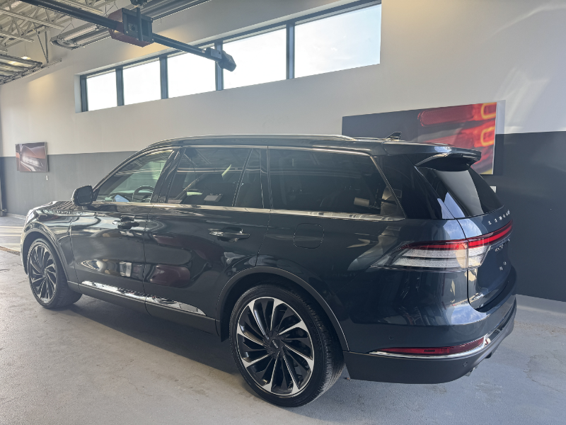 2022 LINCOLN Aviator Reserve  at Nissan Lloydminster Lloydminster Alberta (Image 6/25)