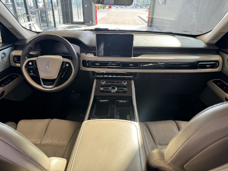 2022 LINCOLN Aviator Reserve  at Nissan Lloydminster Lloydminster Alberta (Image 13/25)
