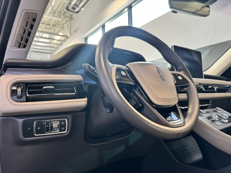 2022 LINCOLN Aviator Reserve  at Nissan Lloydminster Lloydminster Alberta (Image 9/25)