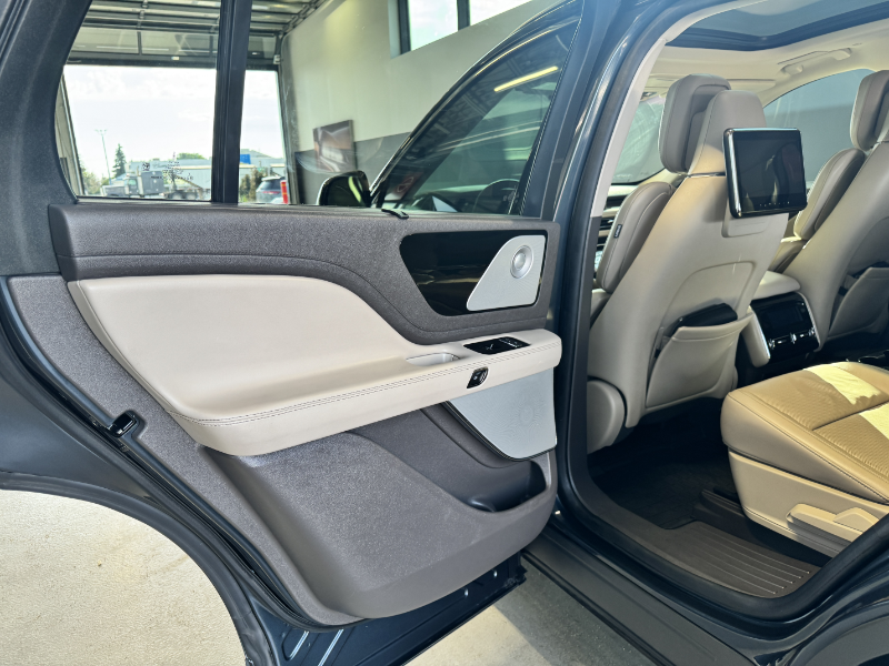 2022 LINCOLN Aviator Reserve  at Nissan Lloydminster Lloydminster Alberta (Image 18/25)