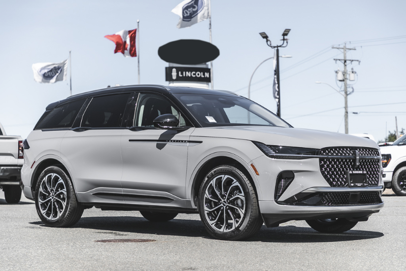 Gray (Grey Matter Metallic Clearcoat) 2026 Lincoln Nautilus Reserve AWD SUV / Crossover All-Wheel Drive Automatic