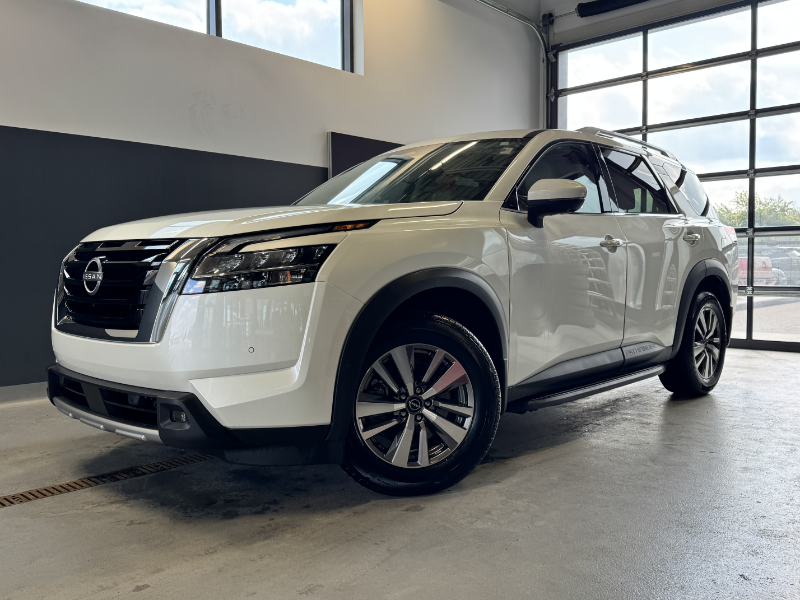 2023 Nissan Pathfinder SL 4WD