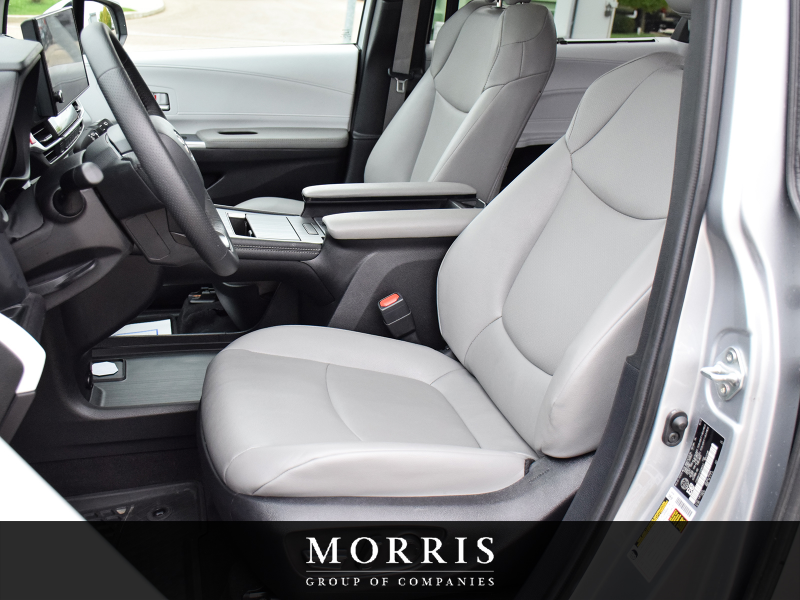 2025 Toyota Sienna   at Alfa Romeo of Winnipeg Winnipeg Manitoba (Image 13/26)