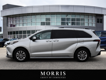 2025 Toyota Sienna   at Alfa Romeo of Winnipeg Winnipeg MB thumbnail 3