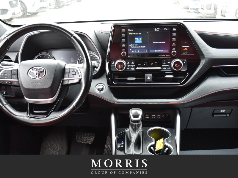 2022 Toyota Highlander XSE  at Alfa Romeo of Winnipeg Winnipeg Manitoba (Image 16/25)